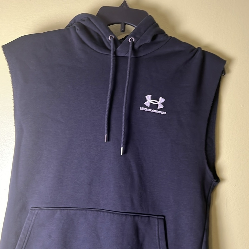 Under Armour Black Sleeveless Hoodie - Picture 2 of 5